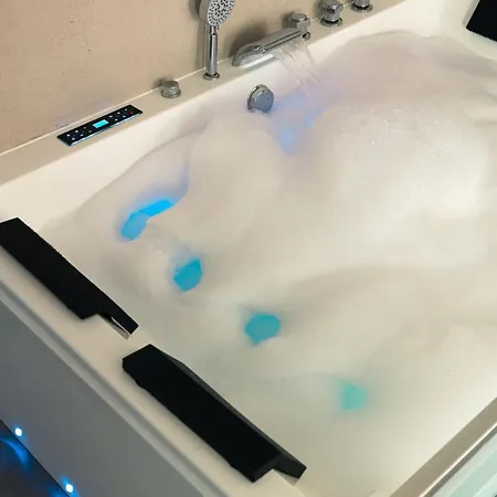 Maison Muguet 1 Spa-parking-colmar *